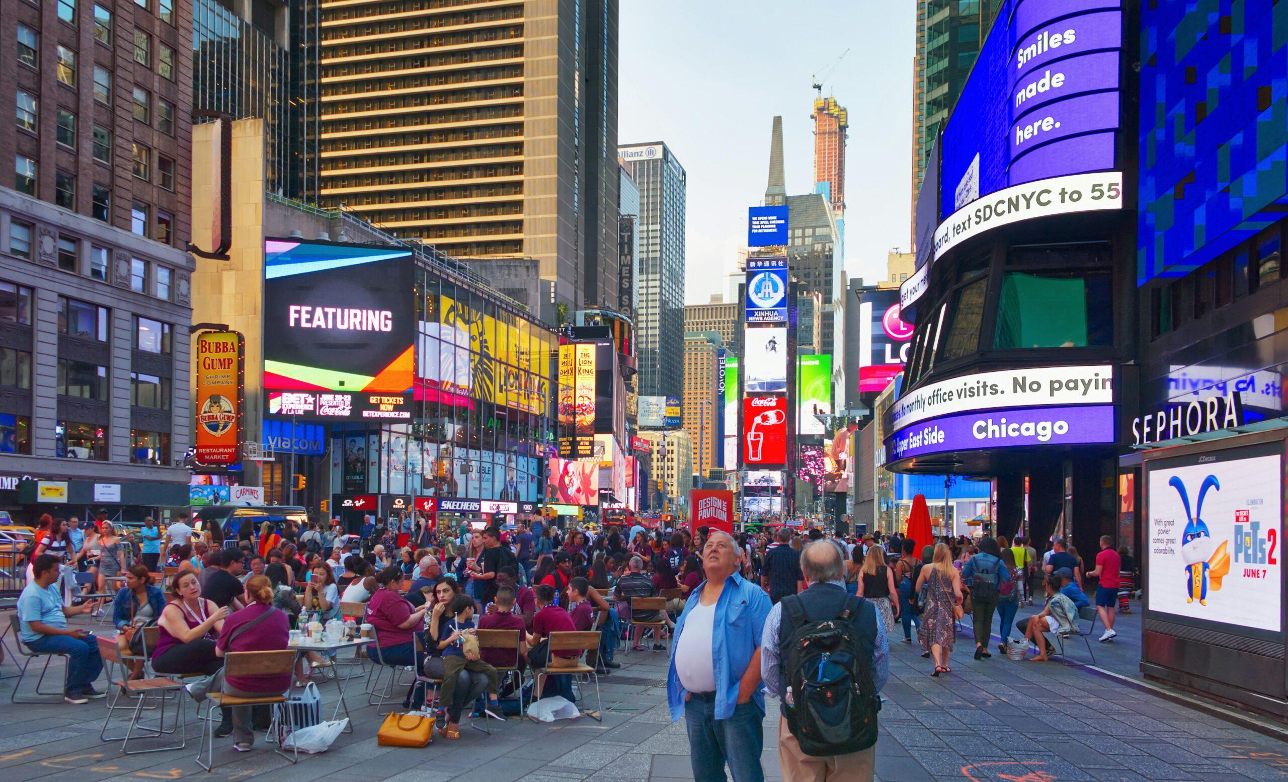 Best Times Square Hotels with Rooftop Views: A New York City Traveller’s Guide.